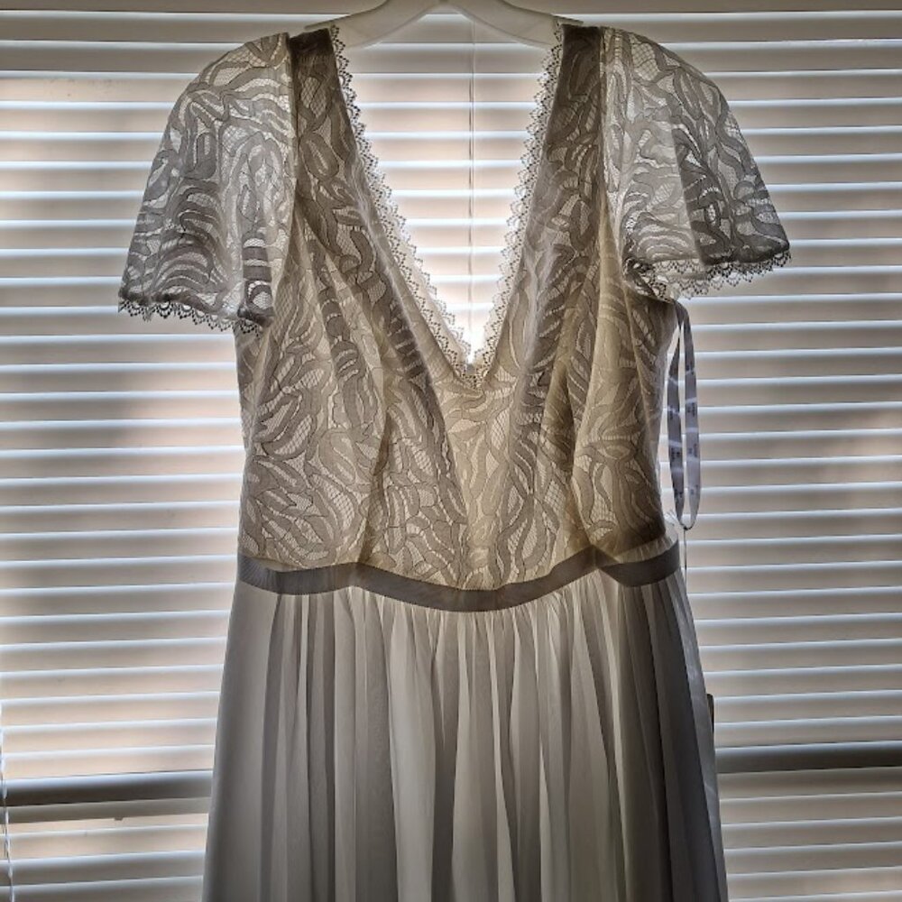 David's Bridal Wedding Gown